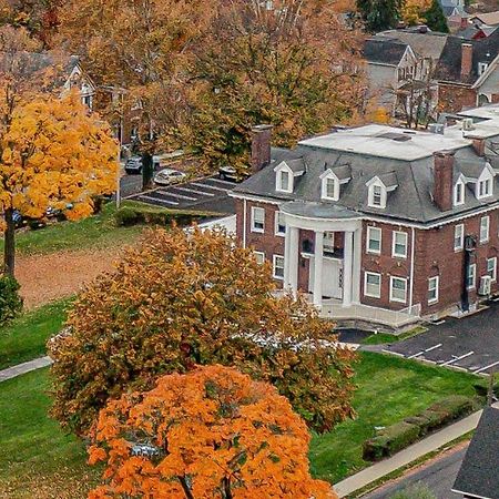 The Grandeur Estate Hotel Greensburg Exterior foto